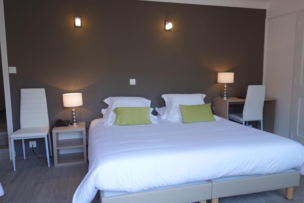 Hotel Le Prejoly Saint-Vallier-de-Thiey ภายนอก รูปภาพ